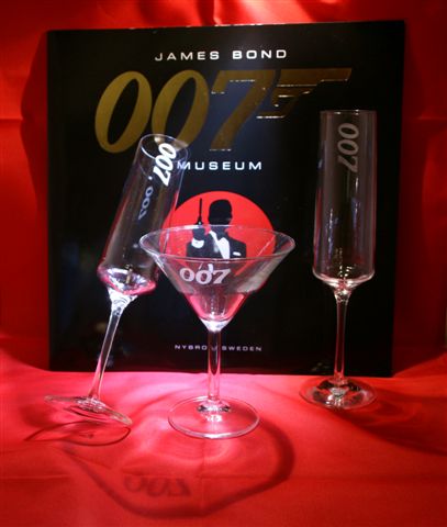007 Design Collection Dry Martini, Champagneglass 007 Design Collection Dry Martini, Champagneglass from James Bond 007 Museum and Gunnar Schäfer.