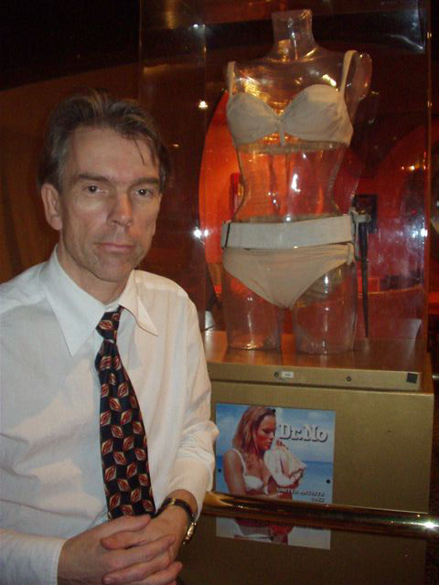 Ursula Andrews bikini from DR NO in Planet Hollywood and Gunnar