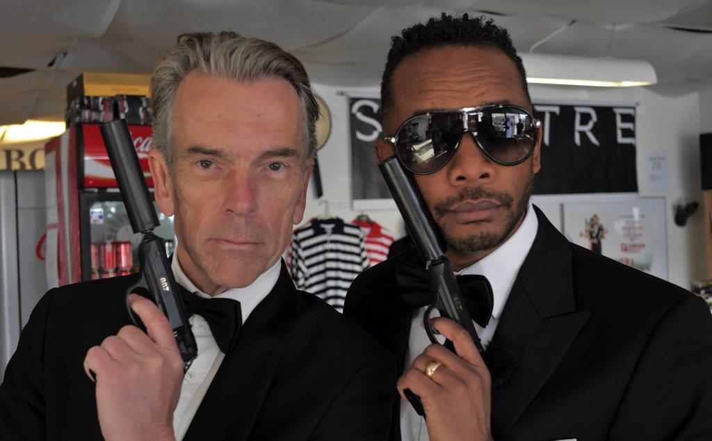 James Bond and Putte Nelsson from (TV 4 Postkodmijonren)