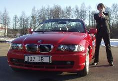 Gunnar Schäfer in front of 007 JB BMW in Nybro