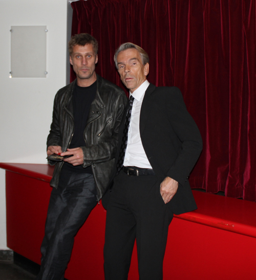 ames Bond träffade på Jens Hulten som är aktuell som skurk i den nya Bond filmen SKYFALL i Stockholm på China Teatern  där Dirty Dancing spelades.