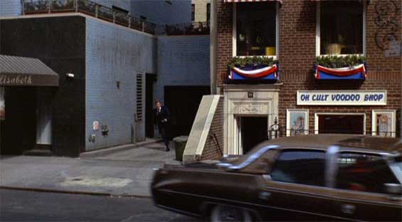 Roger Moore oh cult voodoo shop in New York  Live and let die, James Bond movie 1973